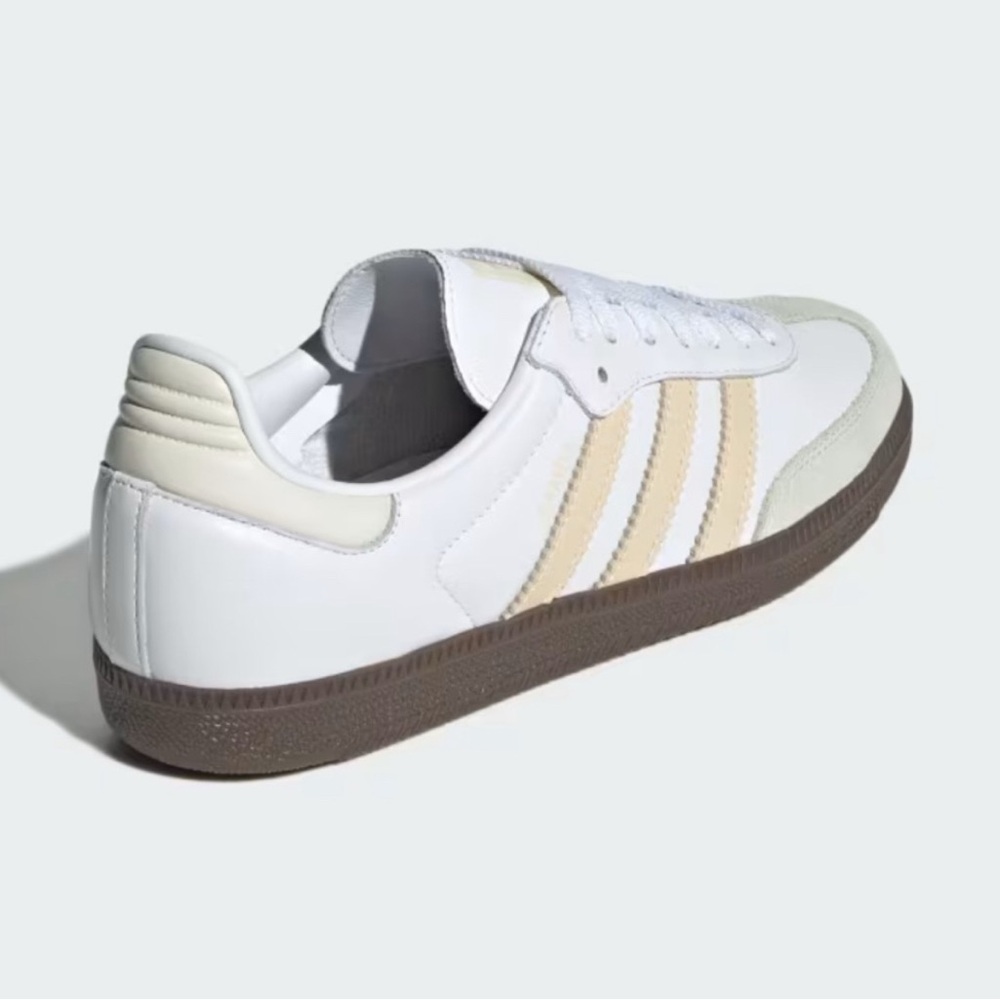 NEW Adidas Samba OG Women’s Sneakers in White - Picture 6 of 10